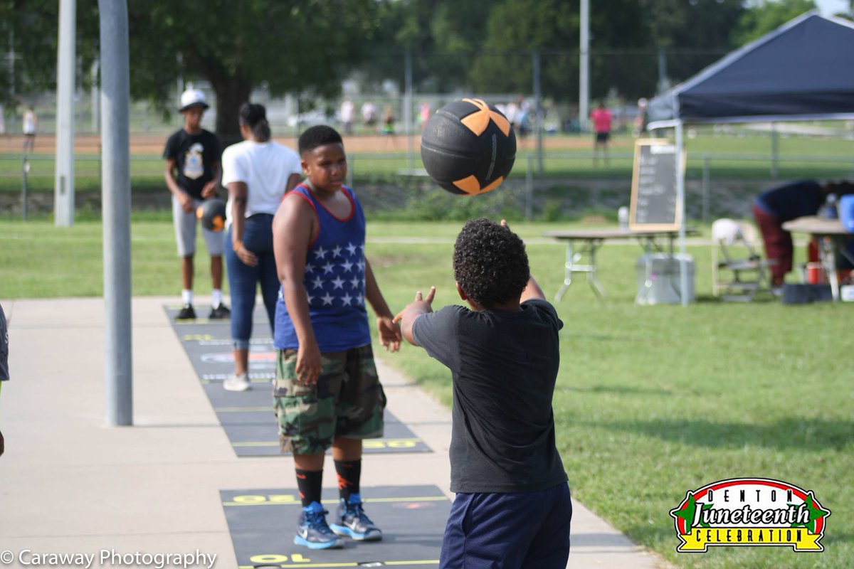 GameofCans's tweet photo. Denton Stand Up...#7Reign #GameofCans #PlayCans #CansPad #CansMat #Denton #Texas #Juneteenth #FamilyFun #CansGame #OneBallTwoCansPlayCans https://t.co/LB8gU89L7P