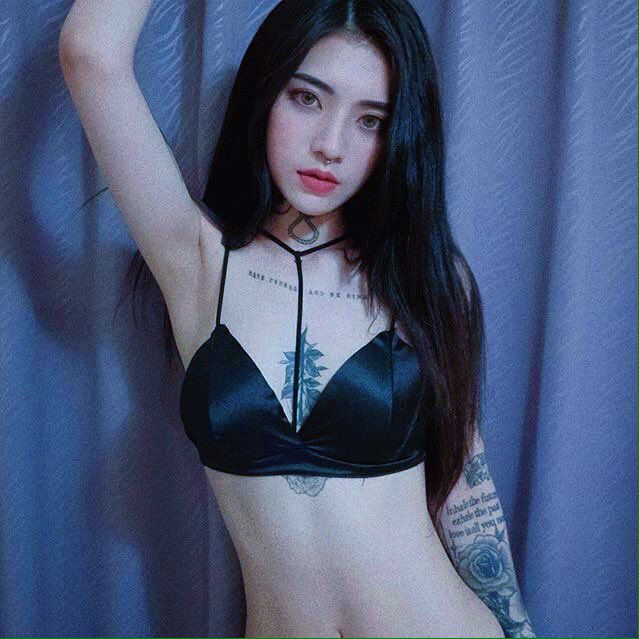 hubwxz's tweet photo. #SeductiveSunday https://t.co/DzluxS3djd