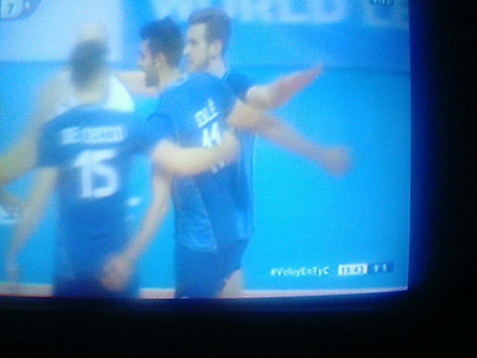 leonel77acosta's tweet photo. #VoleyEnTyC esto se llama inteligencia # https://t.co/TwrDFrjEXG