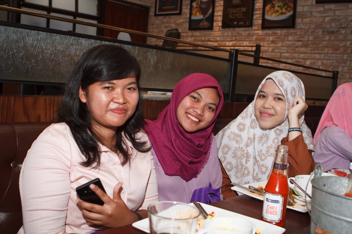 yurisdewandaru's tweet photo. InsomNISA bukber @AnisaRahma_Adi At Intimate with https://t.co/WJGjobbiPm | 170617 https://t.co/eLyJdHV0U5