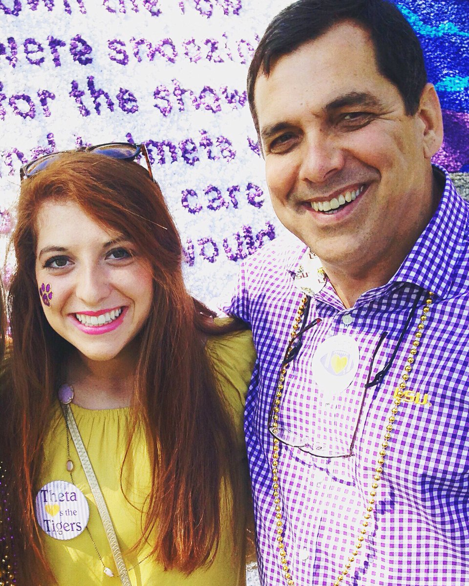 The best kind of fathers raise Theta daughters❤ Happy Father's Day!!