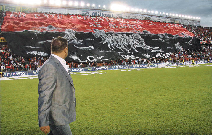 enzojg's tweet photo. @CONMEBOL @adansud @diemar83 @nacional @antugon @CCP1912oficial  https://t.co/RhCi1SqFHF