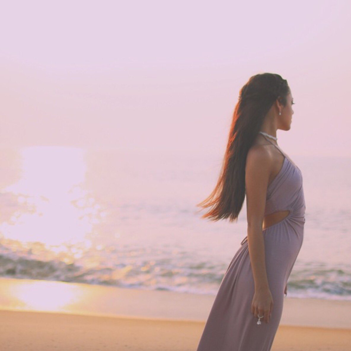 gabcake's tweet photo. happy 2 years of it. 💜 #youlightmeup ☁️🌥⛅️🌤☀️ https://t.co/d7eKt3WJTX