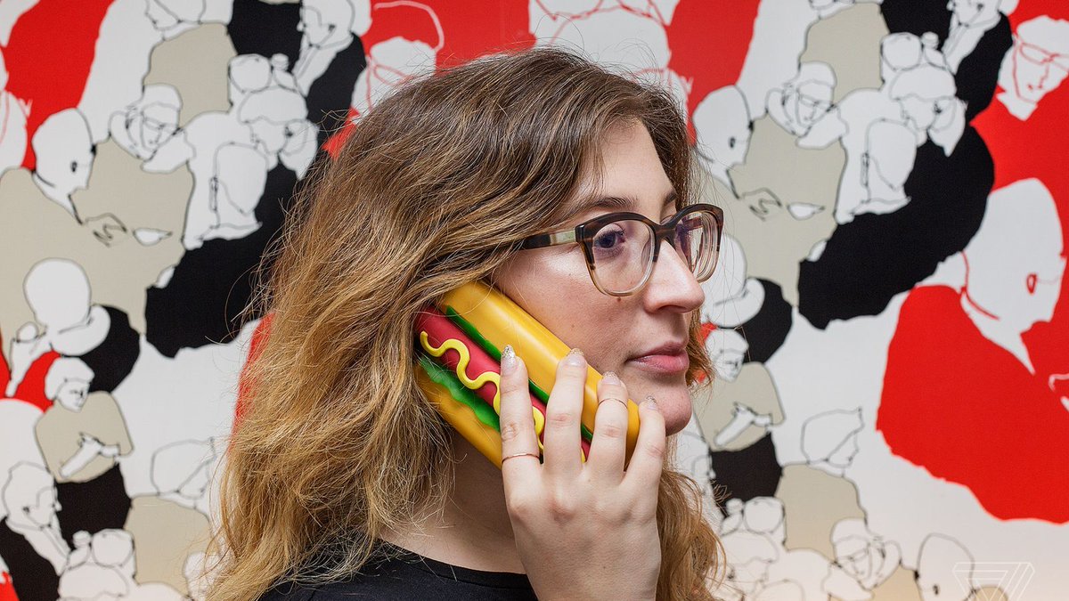 casehut's tweet photo. Yes, I know my hot dog phone case is thicc; no, it doesn’t have a battery inside https://t.co/cvbMinCLnH #hotdog #phonecase #iphonecase https://t.co/RWQWcBiajX