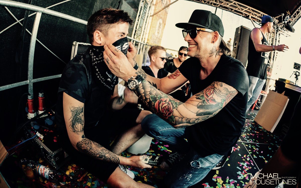 NielsVanGogh's tweet image. crazy times with my bro @LeShuuk 😜✌️😎🦄 #hypercat #unicornarmy