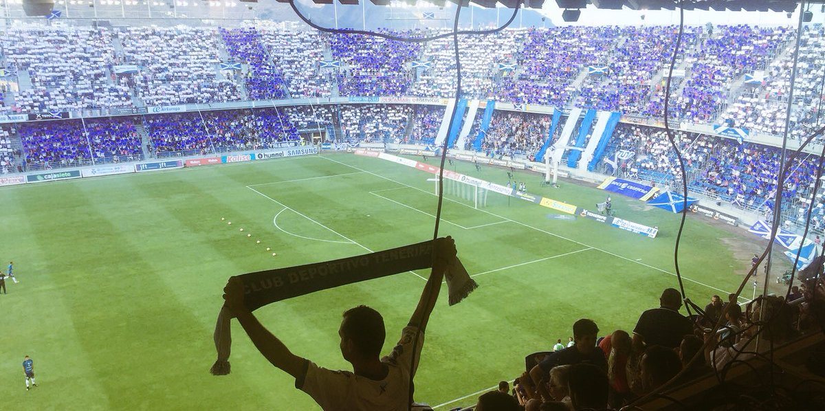 El Heliodoro quiere marcar el gol del empate. Ambiente de los años 90. Maravilloso. (Vía <a href="/La_SER/">Cadena SER</a> )