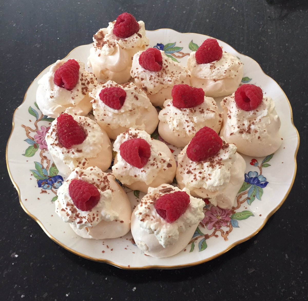 TeaByChatterbox's tweet photo. Bite size pavlovas topped with fresh cream and raspberries! https://t.co/gIsshnsmrq
