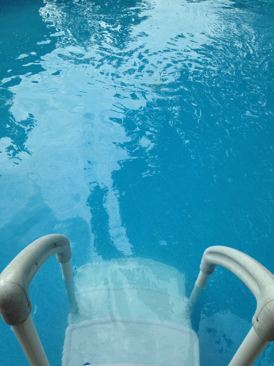 MasPool11's tweet photo. Been a while but we're back. First dip of the year #chilly74 https://t.co/K4G8D06M3i