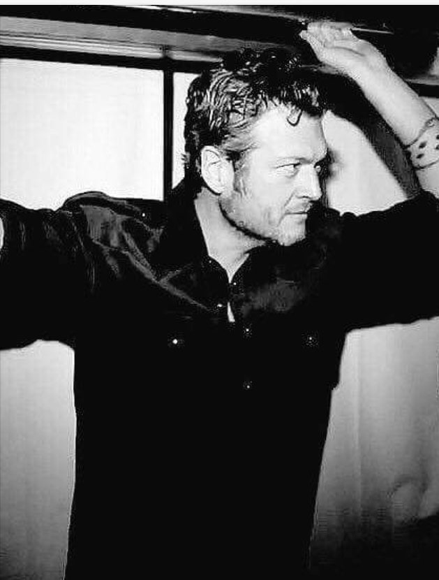 natsnavi_08's tweet photo. Can't believe he's 41 already, I'm getting emotional 😭❤️🎉🎂 #HappyBirthdayBlakeShelton https://t.co/vTzDYqvVd6