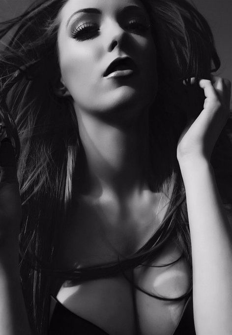 💋 https://t.co/Oi0hCfxYaI<a href="/tag/tb"class="tags"><span>#tb</span></a>