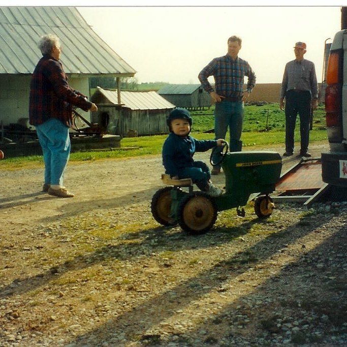 taylorDoverton's tweet photo. Happy #fathersday to the man who taught me how to drive #johndeere https://t.co/ONo6SsRyKW
