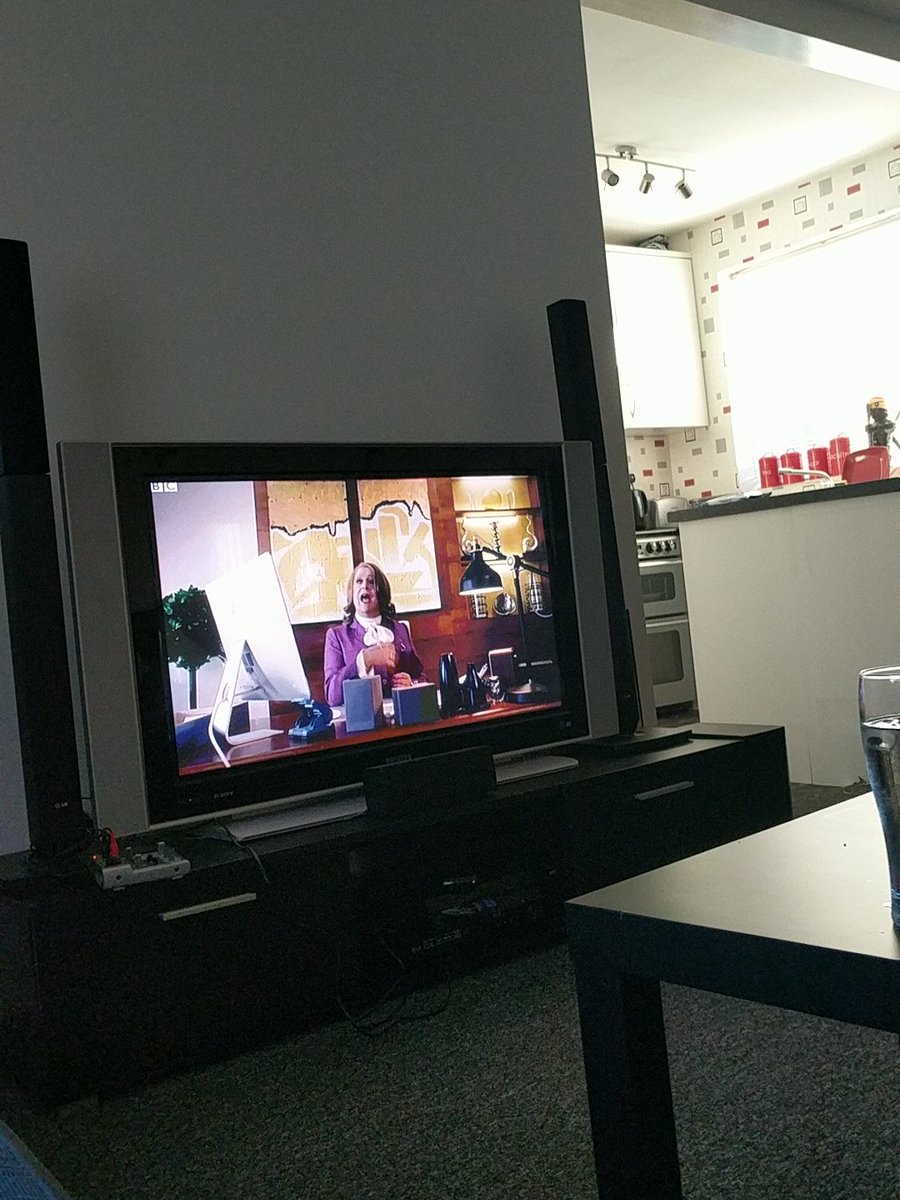 coachsteve91's tweet photo. 5th time I have watched this series @tombinns.  What have you done to me! Must be b b b b bonkerrrrssss #hospitalpeople haha https://t.co/lnuqBfSxzI