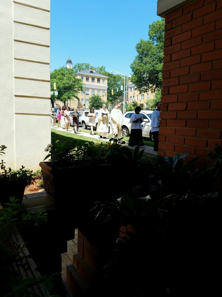 StThomasMoreUSC's tweet image. He walks among us!