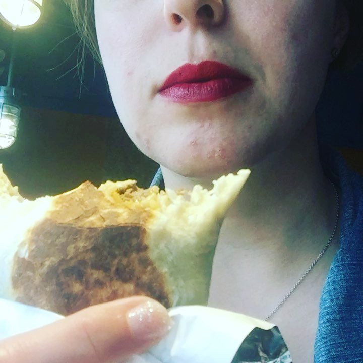 MakeitlastLips's tweet photo. #redlipstick and burrito ?! Do you think I am crazy? That is because you haven't heard of LipSense. Kissproof and burrito proof! #lipsense … https://t.co/1M5nT1OfDA