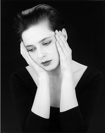 Happy birthday to Isabella Rossellini. Photo by Robert Mapplethorpe, 1988. 