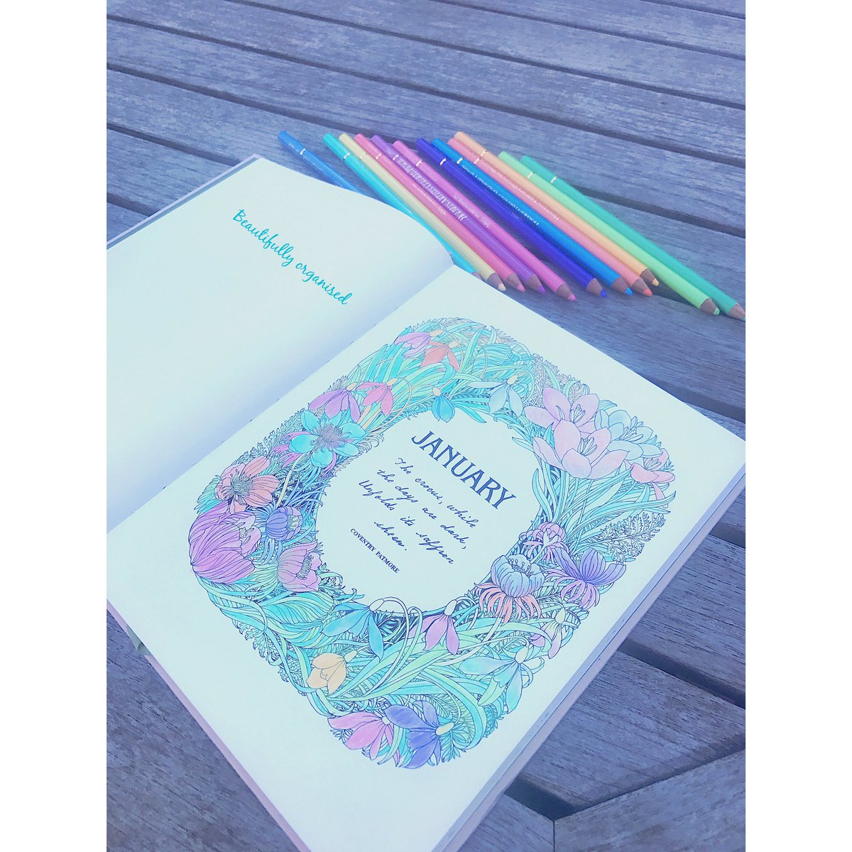 mrsorganised_'s tweet photo. Busy bee ๐ this afternoon โญ๏ธ๐ผ #colouringiscool #geek #colour #pastel https://t.co/cx5UYGRmUK