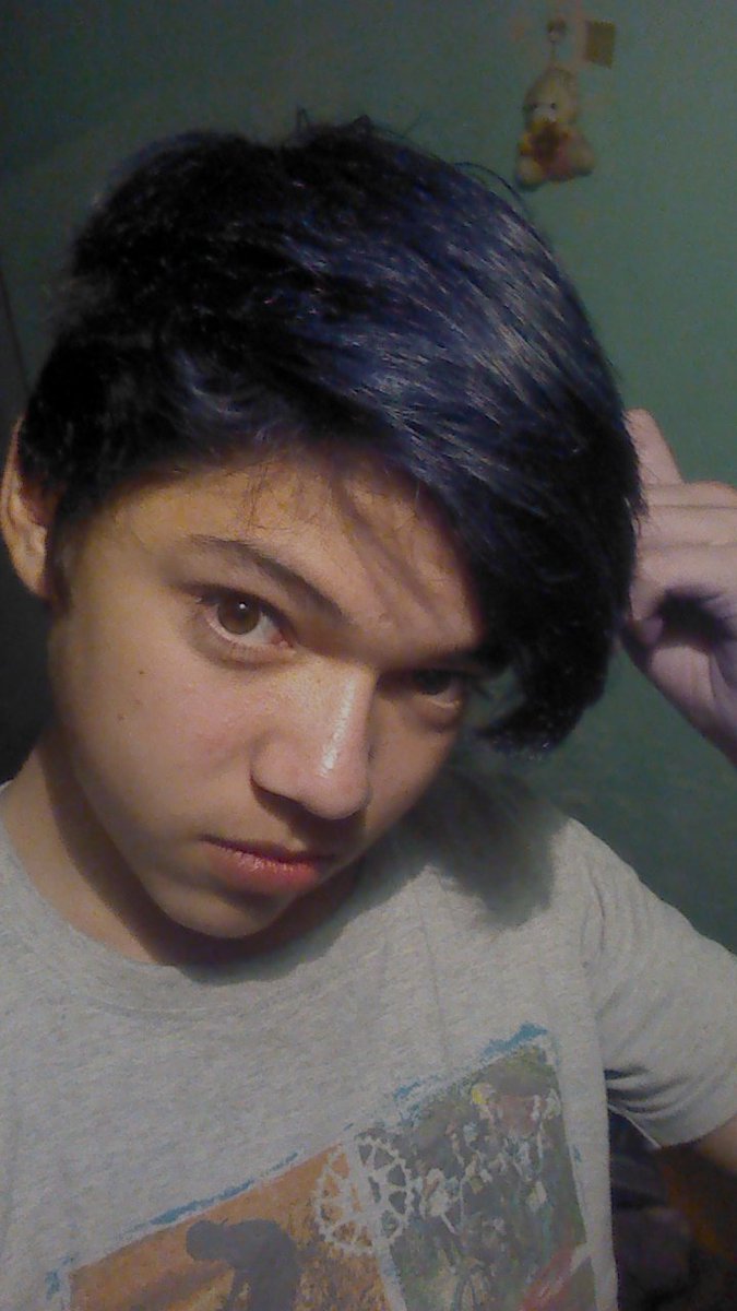 MAXIMIL86083055's tweet photo. Ayer me teñí otra vez el pelo https://t.co/t11lNYkR1q