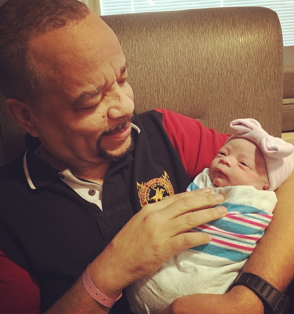 BabyChanelworld's tweet photo. My Hero,My king,My daddy! 
Happy Fathers Day.. https://t.co/hSJbsYgOl5