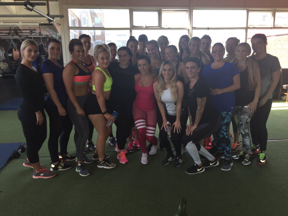 _CourtneyBlack_'s tweet photo. Overwhelmed by how many people come to my Bootcamps this weekend 😩 this job is a dream 😩❤️️ https://t.co/TVX5BHhqMq