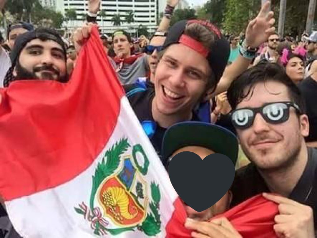 99luvmrk's tweet photo. Esto #QueremosCMFPeru https://t.co/PYy4l6Odox