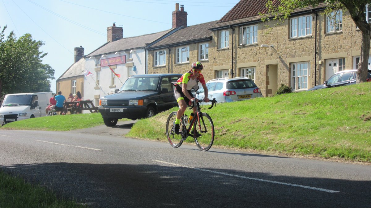 Leighzybones's tweet photo. Chapeau to @ScoreyAndrew &amp; @Hay_Mesh mixing it with the best at the Beaumont Trophy today. It was scorchio out there! @jami_blythej34 https://t.co/tn2xO8ZpDP