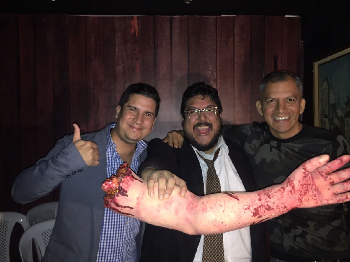 pedritoortizjr's tweet photo. Gracias por seguir viniendo a @popupteatrocafe y ver #AngelinesFernandez risas y miedo, suspenso y humor negro #Humorbo 💀 Hoy seguimos https://t.co/2XhnPbMdJS
