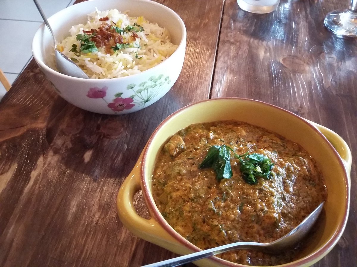 MichelinGuideUK's tweet photo. Delicious red pepper prawns, methi chicken and a refreshing falooda @Dastaan447 in Surrey https://t.co/0PcqUum6N4