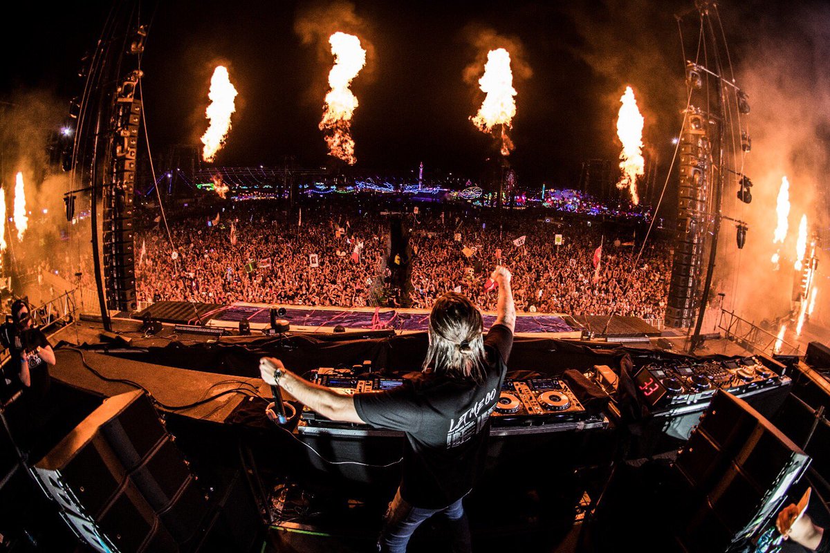 Holy $#@t Vegas!! That was nuts! 🔥🔥🔥@EDC_LasVegas https://t.co/cb2NoZZ7JZ