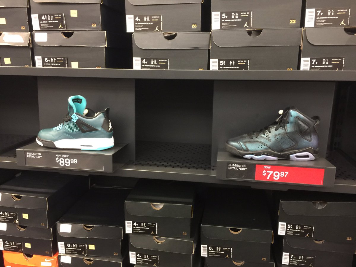 Solelyjs's tweet photo. Good finds at the outlet today. https://t.co/KPd5YFLJHc