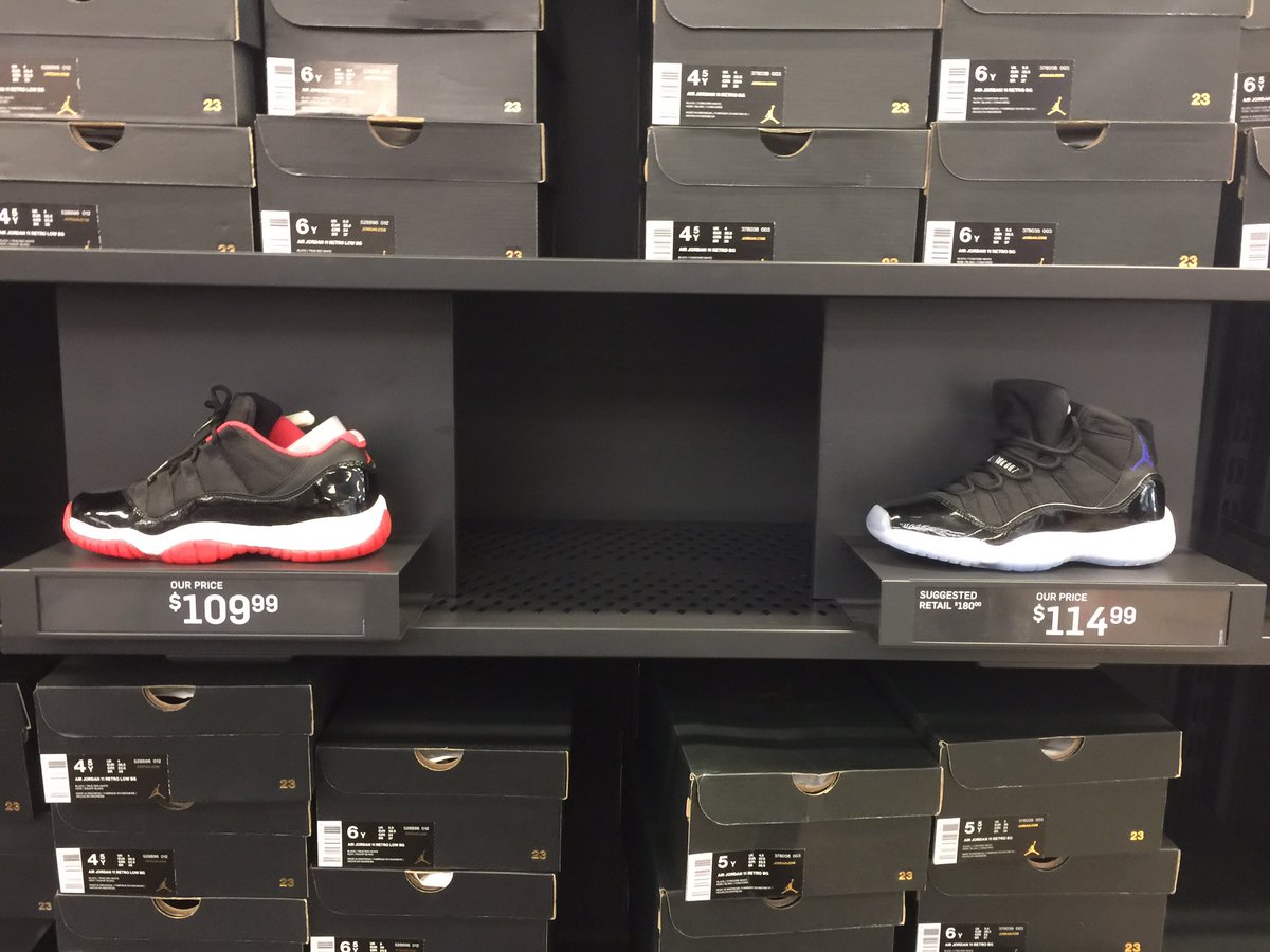 Solelyjs's tweet photo. Good finds at the outlet today. https://t.co/KPd5YFLJHc