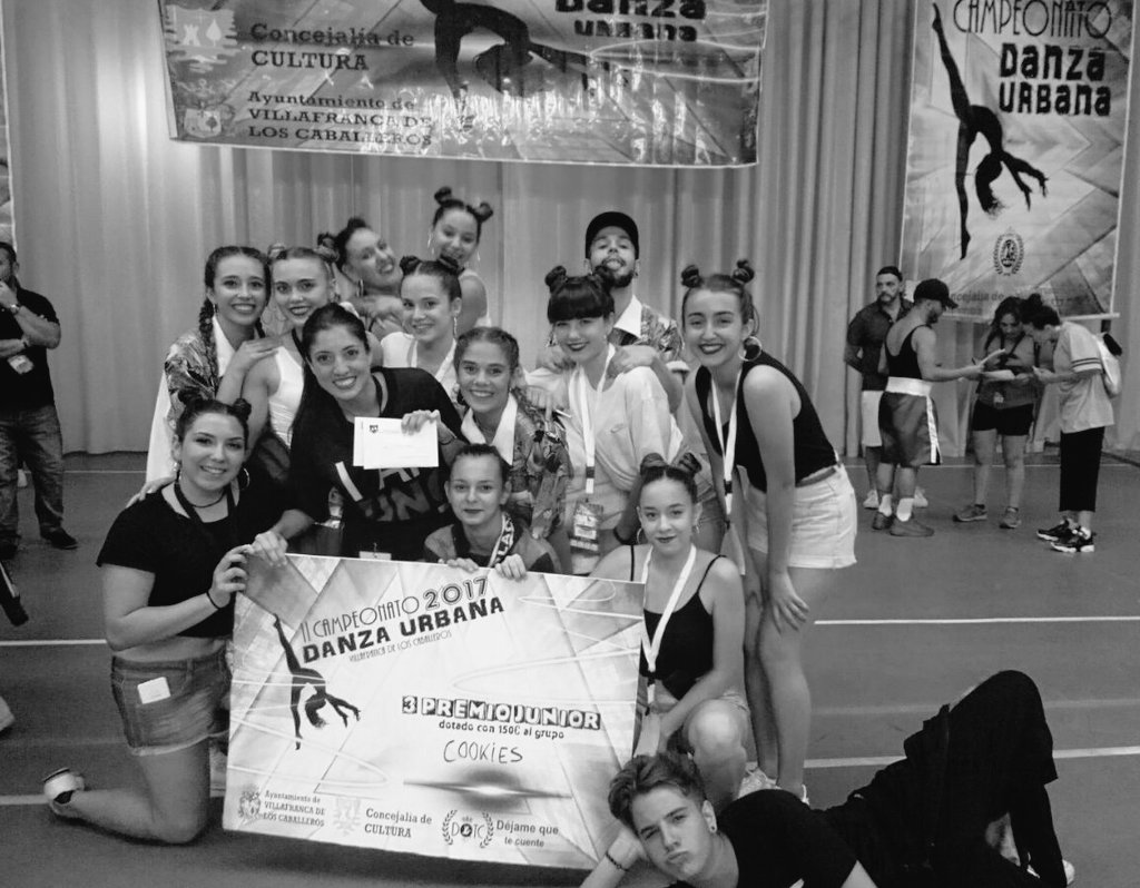 nuriia2020's tweet photo. Y asi acabamos esta temporada💪🍪💜COOKIES TERCERAS 💚 https://t.co/piGAIXbhms