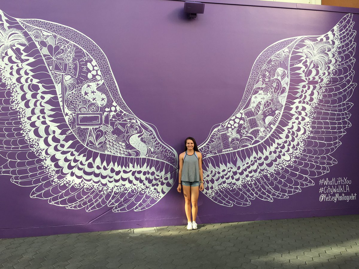 kam_peanut's tweet photo. LA always treats us good💜 https://t.co/UP1DwpJS45