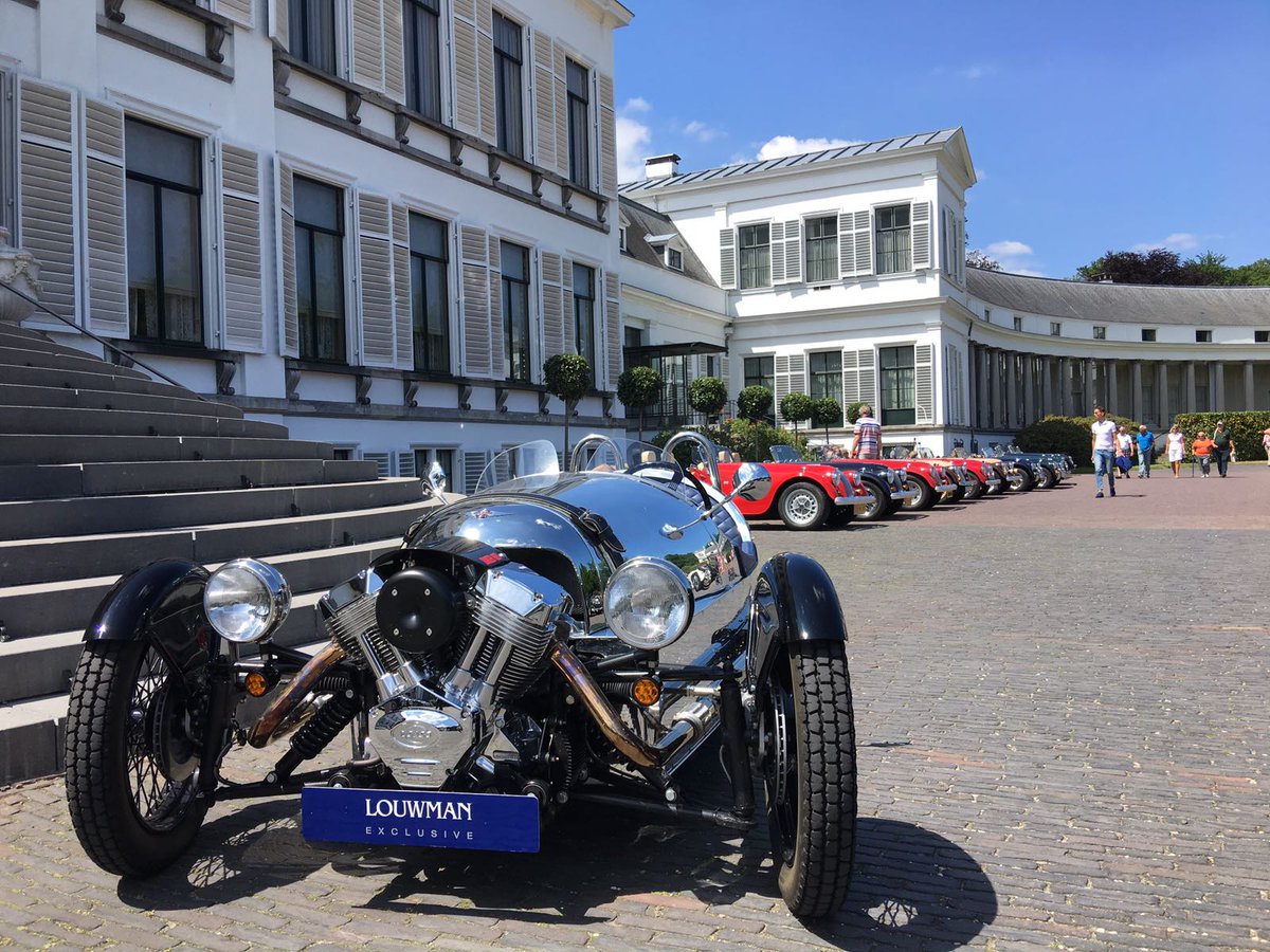 MorganCarsNL's tweet photo. Today the Dutch Morgan Club visited Palace Soestdijk. #MorganAdventure #MSCCH #Morgan https://t.co/eX76v24e5W