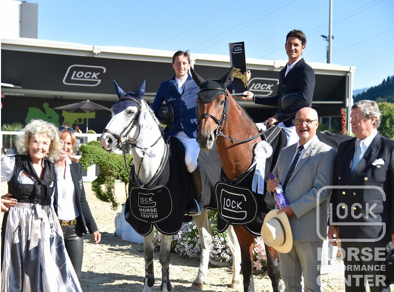 dans_la_foulee's tweet photo. #CSITreffen 🇨🇭 Deux Suisses sur deux fils de Cornet Obolensky se sont partagés le Grand Prix ! → https://t.co/STl8RIbfBT @JumpingSuisse https://t.co/UVEB1KXmWG