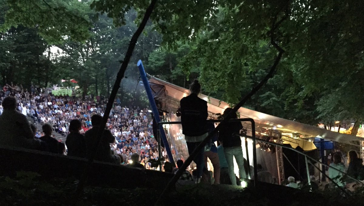 dakroenk's tweet photo. #ElementOfCrime spielen gerade die 6. Zugabe auf der #Krusenkoppel #Kiel, bei zauberhafter Sommernachtstimmung #KielerWoche https://t.co/psyJBYH3cU