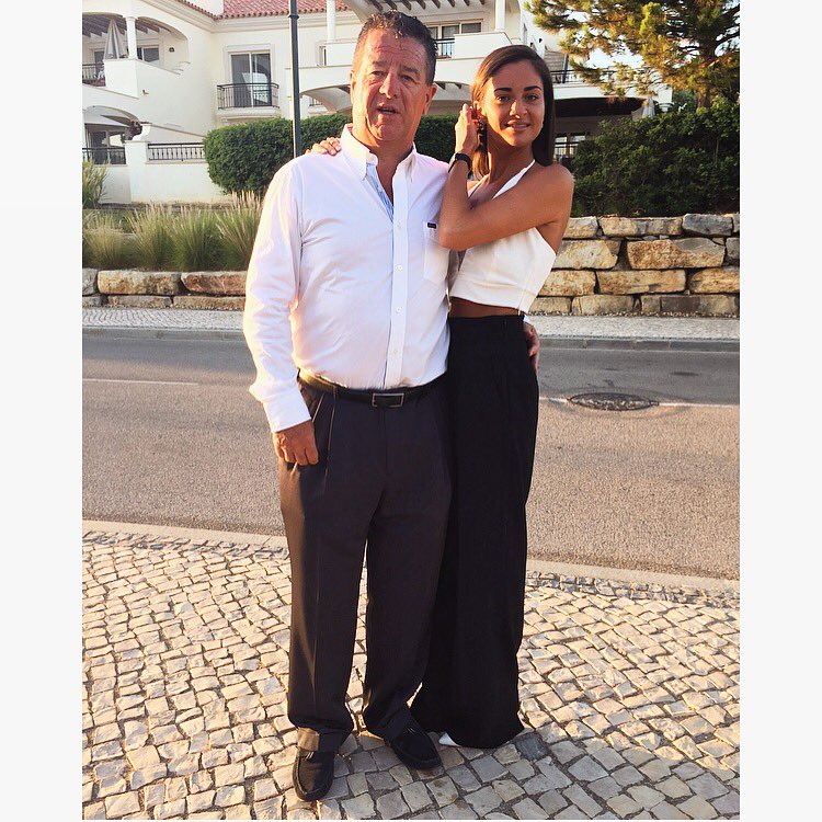 VictoriaLen89's tweet photo. My main man by my side. Happy Father's Day. Miss you @PeterLennon13 😘🖤😍❤️ https://t.co/ACv0DBCnmc