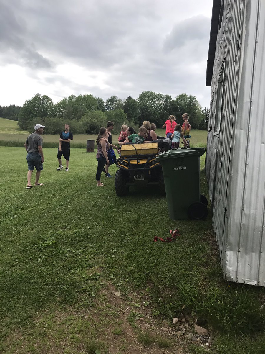 JessCameron22's tweet photo. Father's Day BBQ #Family #FourWheelerRides https://t.co/TEkPgE7Vah