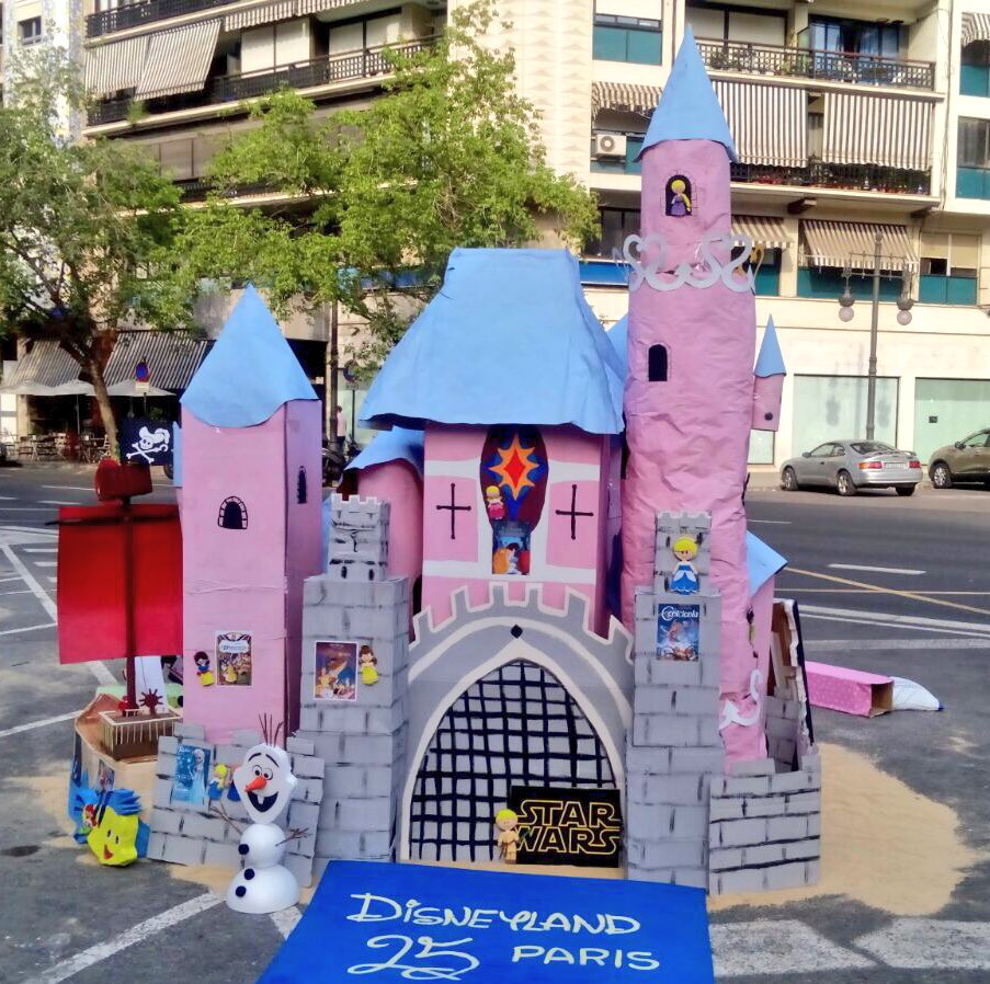 Falla_Segrelles's tweet image. Anoche celebramos nuestra FIESTA DE SAN JUAN. 
¡Gracias a todos por venir! Fue una noche estupenda. #FiestaSanJuanSegrelles #Fallas2018