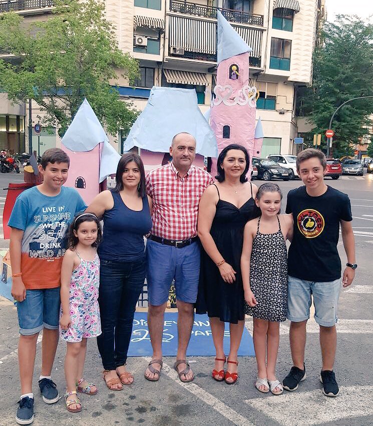 Falla_Segrelles's tweet image. Anoche celebramos nuestra FIESTA DE SAN JUAN. 
¡Gracias a todos por venir! Fue una noche estupenda. #FiestaSanJuanSegrelles #Fallas2018