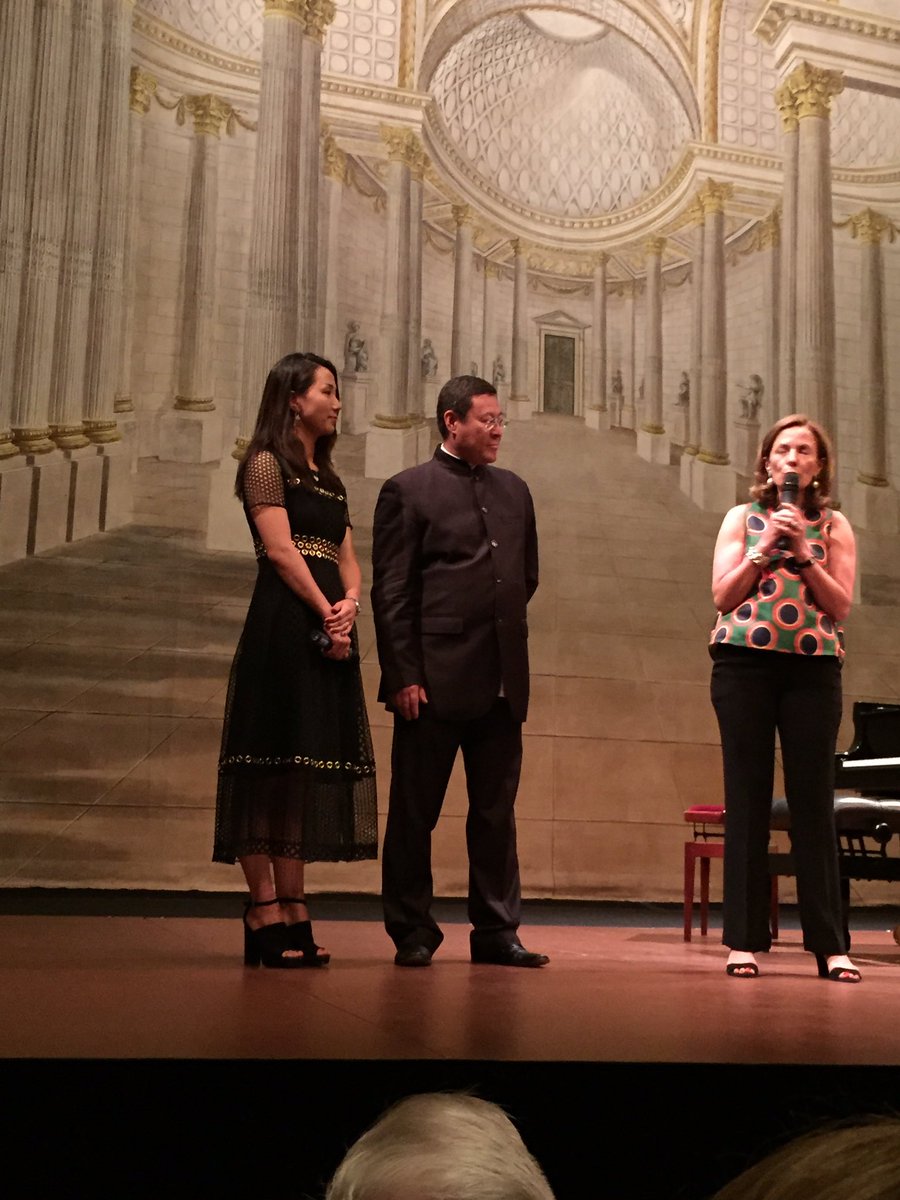 ChateauRenon's tweet photo. Merci  au #virtuose Maxim Vengeron de nous avoir fait l'honneur de son extraordinaire concert donné ce soir @operadebordeaux @ChateauRenon https://t.co/flRFrGFoeT