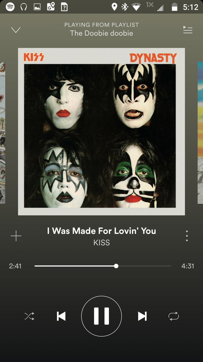 chaoticpizza's tweet photo. Nobody really noticed my tweets so.. therapy. Work, eat, listen, love.. Work, eat, listen and love ..yeah!! $ https://t.co/QgNri0tXhL