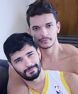 XXXehdocapeta's tweet photo. @gpmarcosgoiano e Artur no https://t.co/8ahMuntbtA que coisas lindas e...safadas e...gostosas https://t.co/YQWW9OAiCN