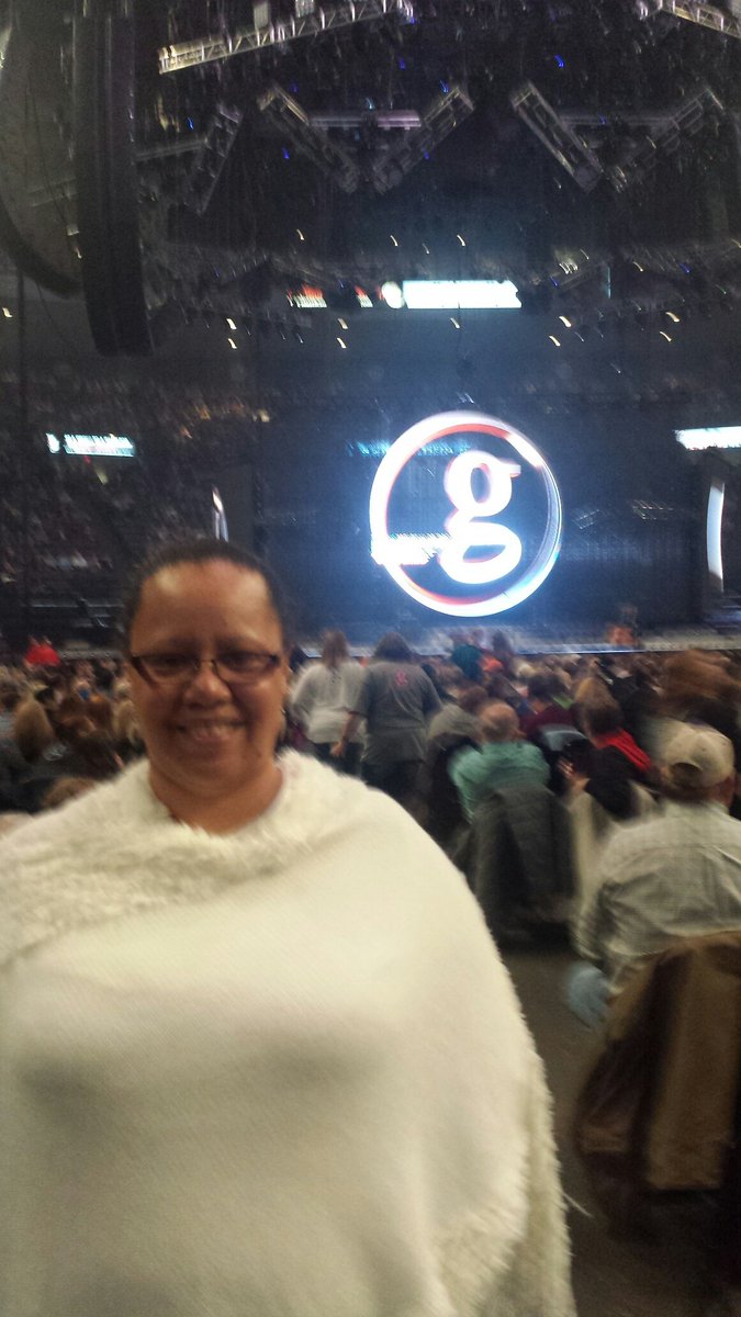 RealCoachW's tweet image. #HappyFathersDay to my mom, Lisa. She was a single parent playing both roles. She did a he'll of a job!  #CoachW