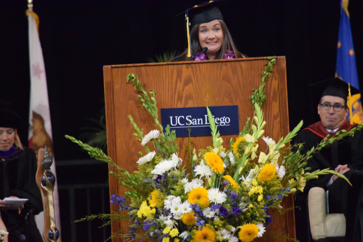 GPS_UCSD's tweet photo. "This class has continually lifted each other up with every new challenge we’ve faced."—Pardo-Yepez #UCSD2017 #TritonGrads https://t.co/Sc255eWvqf