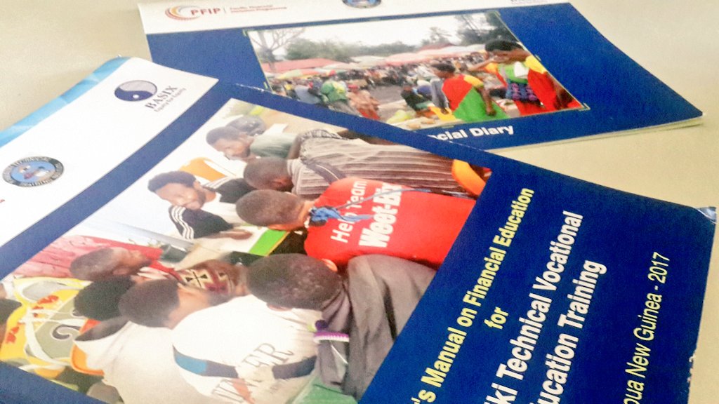 AbigailEChang's tweet photo. @UNCDFPFIP &amp; Basix are @ inaugural #financialeducation training 4 teaching faculty of #Kamaliki #TVET Institute in #Goroka, #PNG. #FinEDPNG https://t.co/CsBiN6TLr8