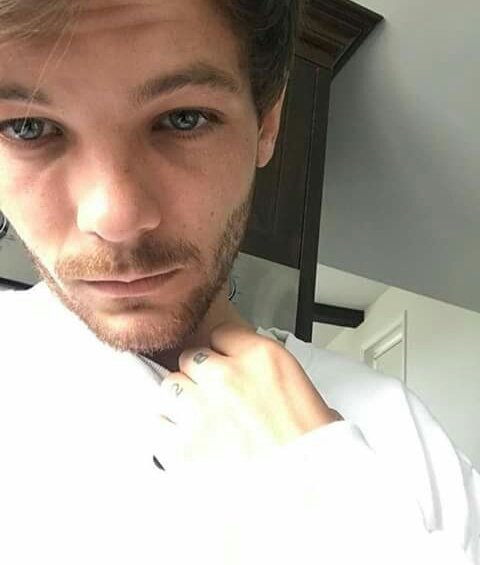 yizhanschilate's tweet photo. Sweet creature, wherever I go... you bring me home. 🏡💖 https://t.co/C0AFJqkTLZ