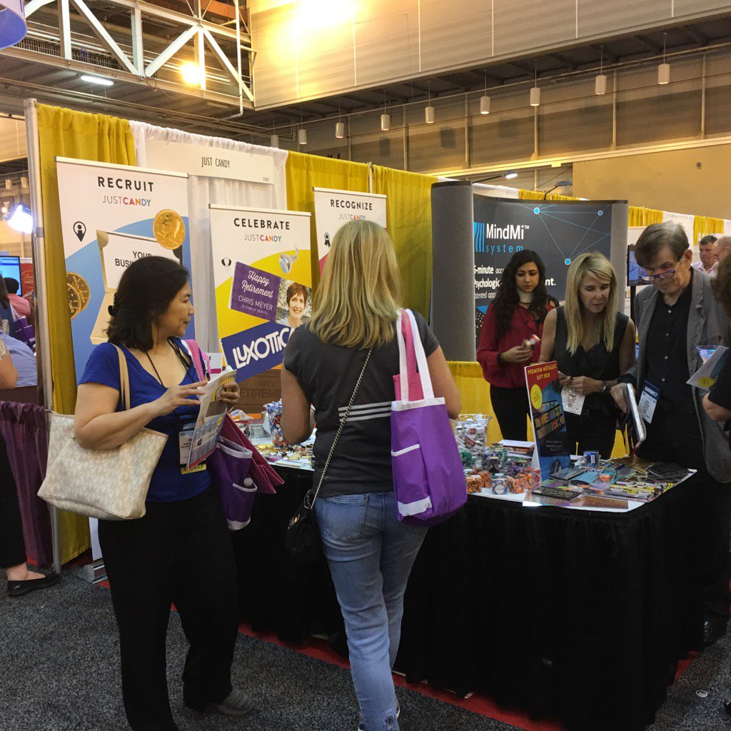 Social_Rhonda's tweet photo. Gifting with just candy @JustCandyUS #SHRM17  @HRmarketer https://t.co/4zbIMYtD6x