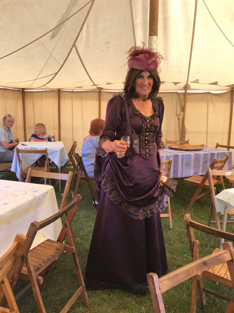 OffyBroadstairs's tweet photo. @baytreehotel @Bessiesparlour @Thatoffyguy What a beautiful costume on a lady at our Cheese, Chutneys and Mead event https://t.co/He7frMZViL
