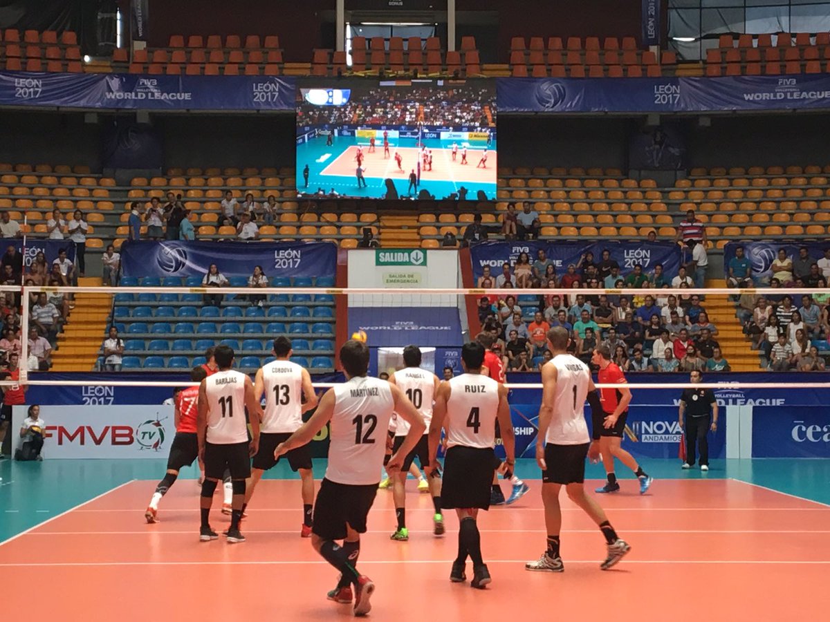 GloriaCan0's tweet photo. Jorge Quiñones orgullo leonés, éxito a toda la Selección mexicana de voleibol. #FinalFour2017 #FIVBWolrdLeague https://t.co/g4wMSrh3nc