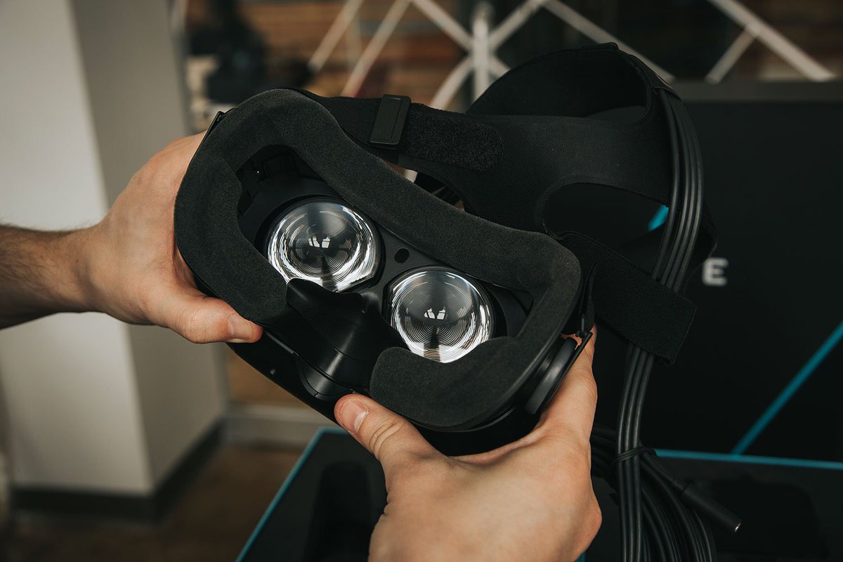 VrArBuzz's tweet photo. We're giving away a brand new HTC Vive in August, stay tuned for details! #vrarbuzz https://t.co/fPodhwTP58